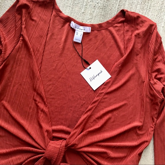 ReVamped Burnt Red Stretchy Tie Top size Medium Polyester Spandex Blend Crop Top - Picture 3 of 16